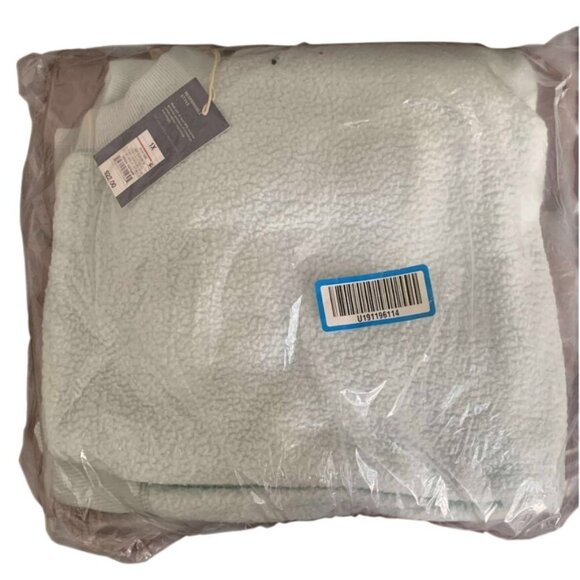 Universal Thread Women's Plus Size Fleece Sweatshirt Size 1X - Picture 2 of 4